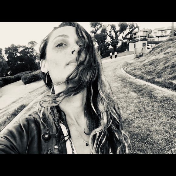 Meet your Posher, Sarah - Picture 2 of 11